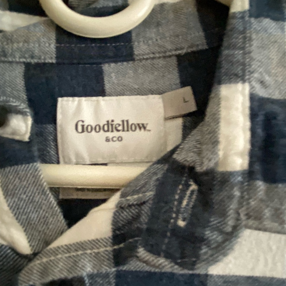 Goodfellow button up - Picture 3 of 4